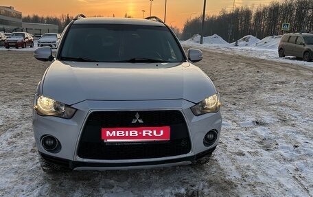 Mitsubishi Outlander III рестайлинг 3, 2010 год, 1 150 000 рублей, 8 фотография