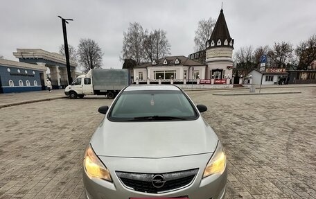 Opel Astra J, 2011 год, 500 000 рублей, 1 фотография