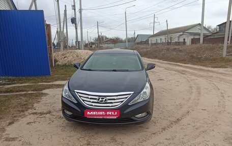 Hyundai Sonata VI, 2011 год, 1 320 000 рублей, 1 фотография