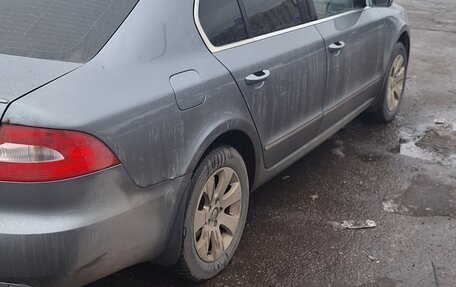 Skoda Superb III рестайлинг, 2010 год, 915 000 рублей, 3 фотография