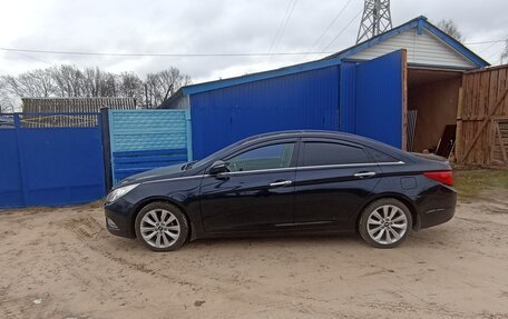 Hyundai Sonata VI, 2011 год, 1 320 000 рублей, 2 фотография