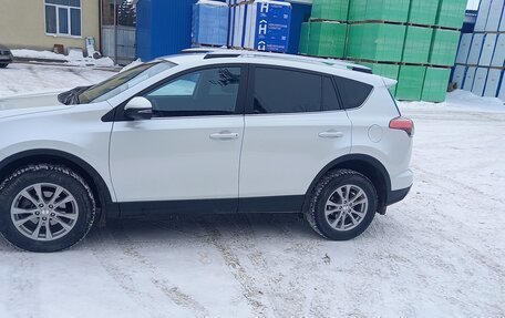 Toyota RAV4, 2018 год, 2 370 000 рублей, 5 фотография