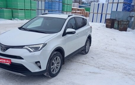 Toyota RAV4, 2018 год, 2 370 000 рублей, 4 фотография