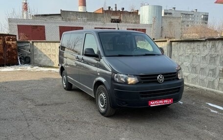 Volkswagen Caravelle T5, 2014 год, 2 900 000 рублей, 1 фотография