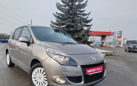 Renault Scenic III, 2011 год, 870 000 рублей, 2 фотография