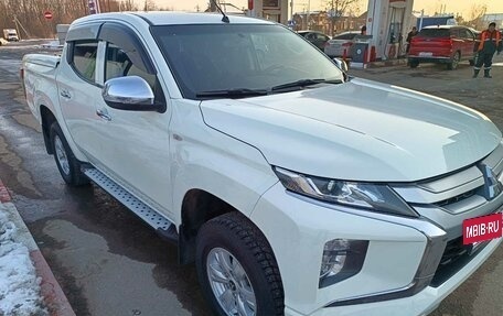 Mitsubishi L200 IV рестайлинг, 2019 год, 2 500 000 рублей, 2 фотография