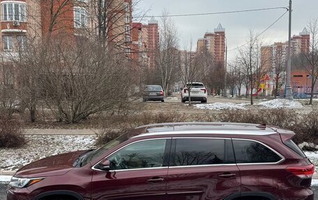 Toyota Highlander III, 2017 год, 3 000 000 рублей, 5 фотография