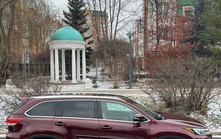 Toyota Highlander III, 2017 год, 3 000 000 рублей, 4 фотография