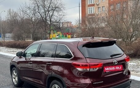 Toyota Highlander III, 2017 год, 3 000 000 рублей, 6 фотография