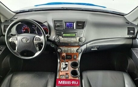 Toyota Highlander III, 2013 год, 2 249 000 рублей, 17 фотография