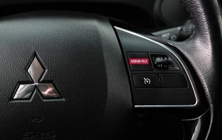 Mitsubishi Outlander III рестайлинг 3, 2018 год, 1 999 000 рублей, 12 фотография