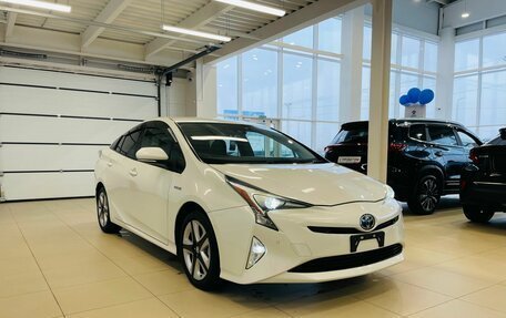 Toyota Prius IV XW50, 2017 год, 2 049 000 рублей, 8 фотография