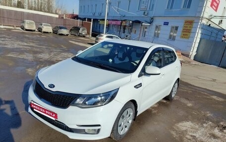 KIA Rio III рестайлинг, 2016 год, 1 375 000 рублей, 2 фотография