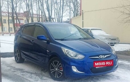 Hyundai Solaris II рестайлинг, 2011 год, 900 000 рублей, 12 фотография