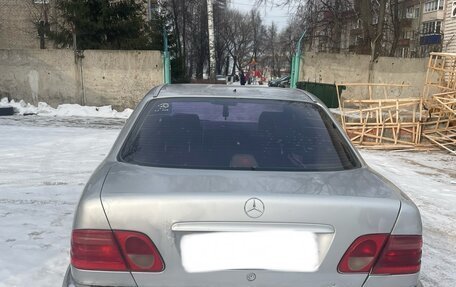 Mercedes-Benz E-Класс, 1997 год, 290 000 рублей, 6 фотография