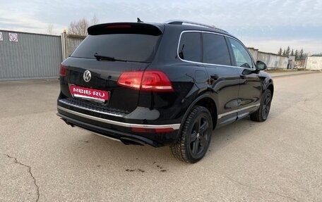 Volkswagen Touareg III, 2015 год, 2 299 000 рублей, 2 фотография