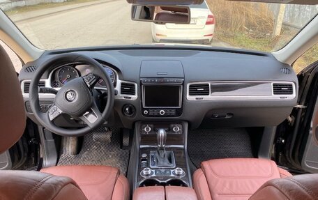 Volkswagen Touareg III, 2015 год, 2 299 000 рублей, 6 фотография