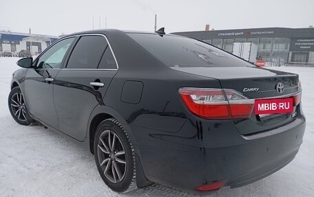 Toyota Camry, 2017 год, 2 870 000 рублей, 2 фотография