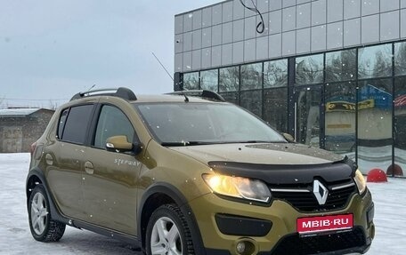 Renault Sandero II рестайлинг, 2015 год, 900 000 рублей, 1 фотография