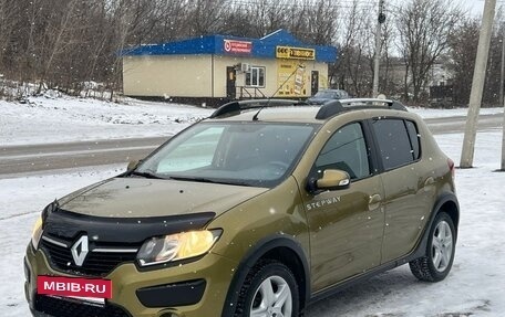 Renault Sandero II рестайлинг, 2015 год, 900 000 рублей, 3 фотография