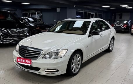 Mercedes-Benz S-Класс, 2010 год, 2 000 000 рублей, 2 фотография
