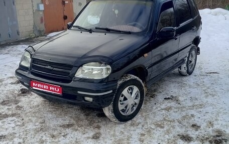 Chevrolet Niva I рестайлинг, 2004 год, 370 000 рублей, 1 фотография