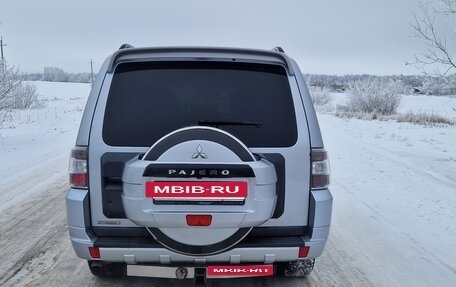 Mitsubishi Pajero IV, 2011 год, 2 095 000 рублей, 2 фотография