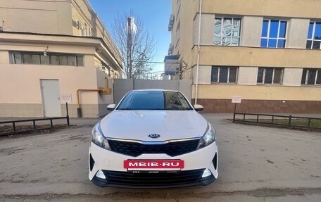 KIA Rio IV, 2021 год, 1 495 000 рублей, 8 фотография