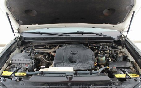 Toyota Land Cruiser Prado 150 рестайлинг 2, 2016 год, 3 900 000 рублей, 11 фотография