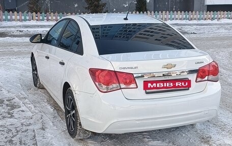 Chevrolet Cruze II, 2013 год, 600 000 рублей, 4 фотография