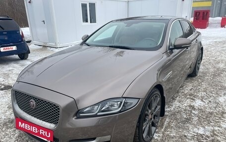 Jaguar XJ IV (X351), 2017 год, 3 990 000 рублей, 2 фотография