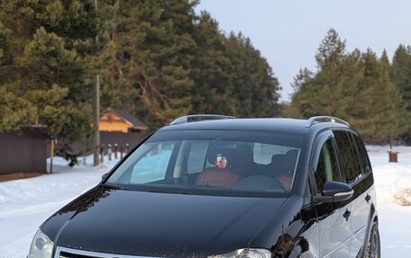 Volkswagen Touran III, 2009 год, 800 000 рублей, 2 фотография