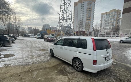 Toyota ISis I, 2011 год, 1 300 000 рублей, 11 фотография