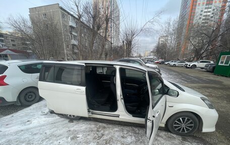 Toyota ISis I, 2011 год, 1 300 000 рублей, 17 фотография