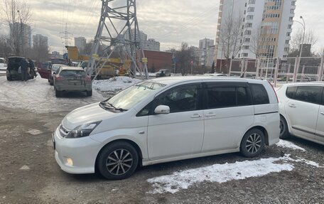 Toyota ISis I, 2011 год, 1 300 000 рублей, 21 фотография