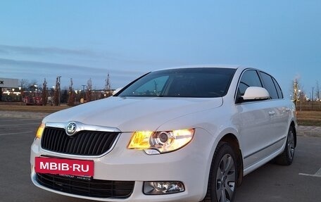 Skoda Superb III рестайлинг, 2012 год, 899 500 рублей, 2 фотография