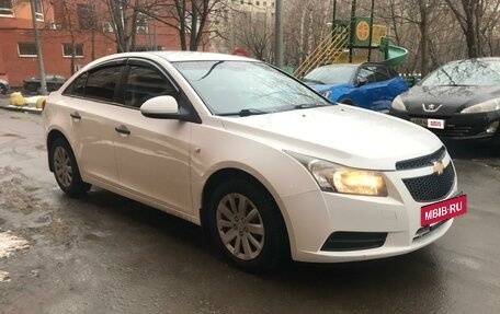 Chevrolet Cruze II, 2010 год, 690 000 рублей, 5 фотография