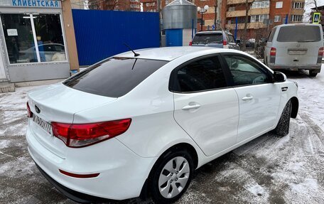 KIA Rio III рестайлинг, 2015 год, 830 000 рублей, 5 фотография