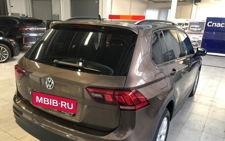 Volkswagen Tiguan II, 2020 год, 2 700 000 рублей, 5 фотография