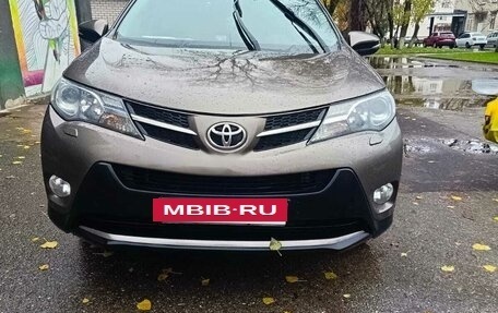 Toyota RAV4, 2013 год, 2 200 000 рублей, 3 фотография