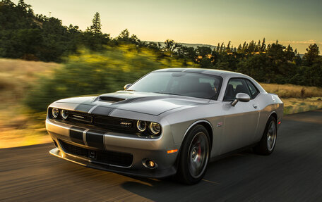 Dodge Challenger III рестайлинг 2, 2021 год, 7 590 000 рублей, 1 фотография