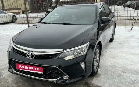 Toyota Camry, 2017 год, 2 500 000 рублей, 4 фотография