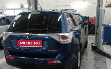 Mitsubishi Outlander III рестайлинг 3, 2014 год, 1 329 000 рублей, 3 фотография