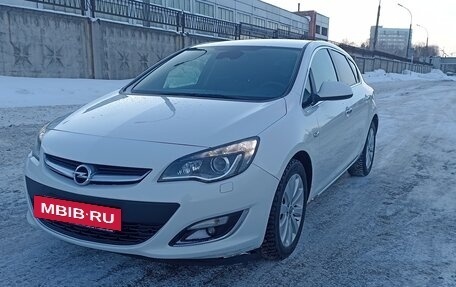 Opel Astra J, 2013 год, 930 000 рублей, 2 фотография