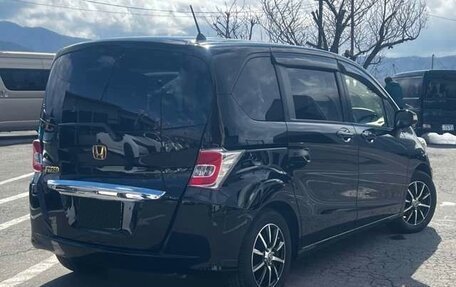 Honda Freed I, 2016 год, 885 000 рублей, 3 фотография