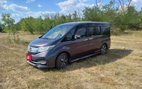 Honda Stepwgn IV, 2017 год, 1 930 000 рублей, 1 фотография
