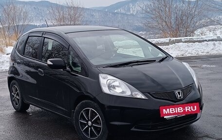 Honda Fit III, 2010 год, 860 000 рублей, 7 фотография