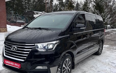 Hyundai Grand Starex Grand Starex I рестайлинг 2, 2020 год, 4 500 000 рублей, 3 фотография