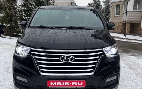 Hyundai Grand Starex Grand Starex I рестайлинг 2, 2020 год, 4 500 000 рублей, 2 фотография