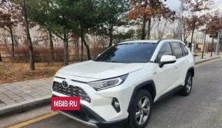 Toyota RAV4, 2021 год, 2 715 000 рублей, 2 фотография